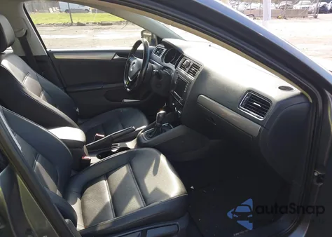 2017 Volkswagen Jetta 1.4T Se z USA, uszkodzony, nr VIN 3VWDB7AJ2HM279565